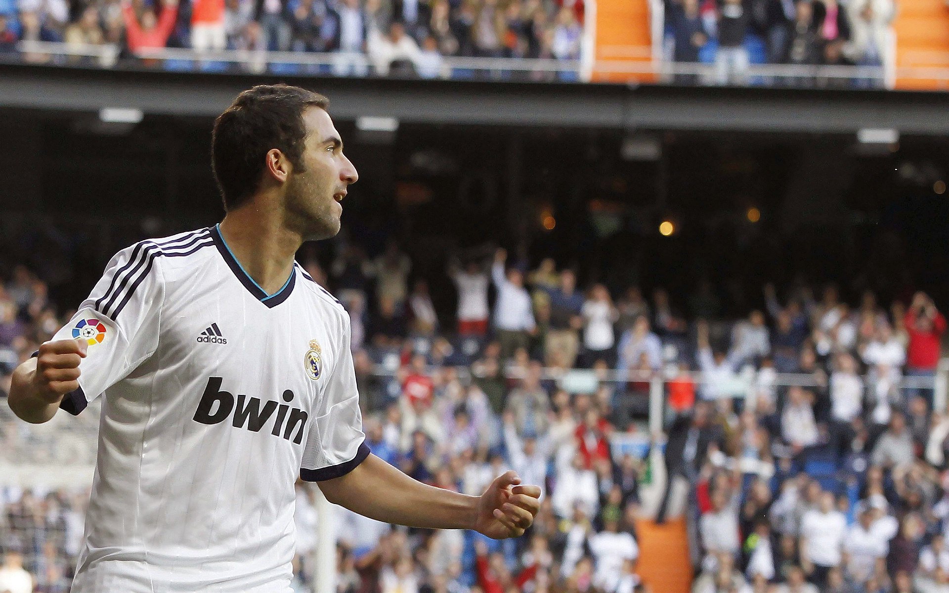 雄鹿再胜步行者霍勒迪三双闪耀